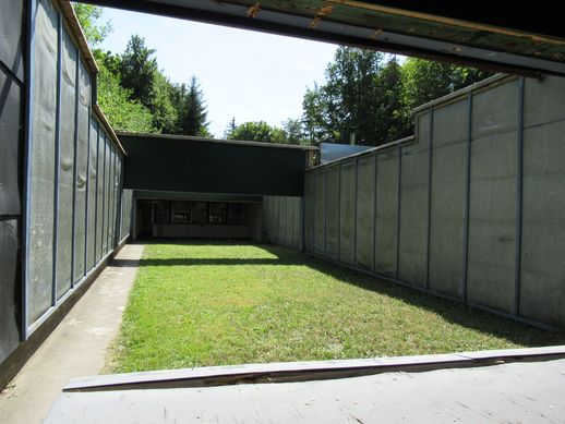 Pistole vorne